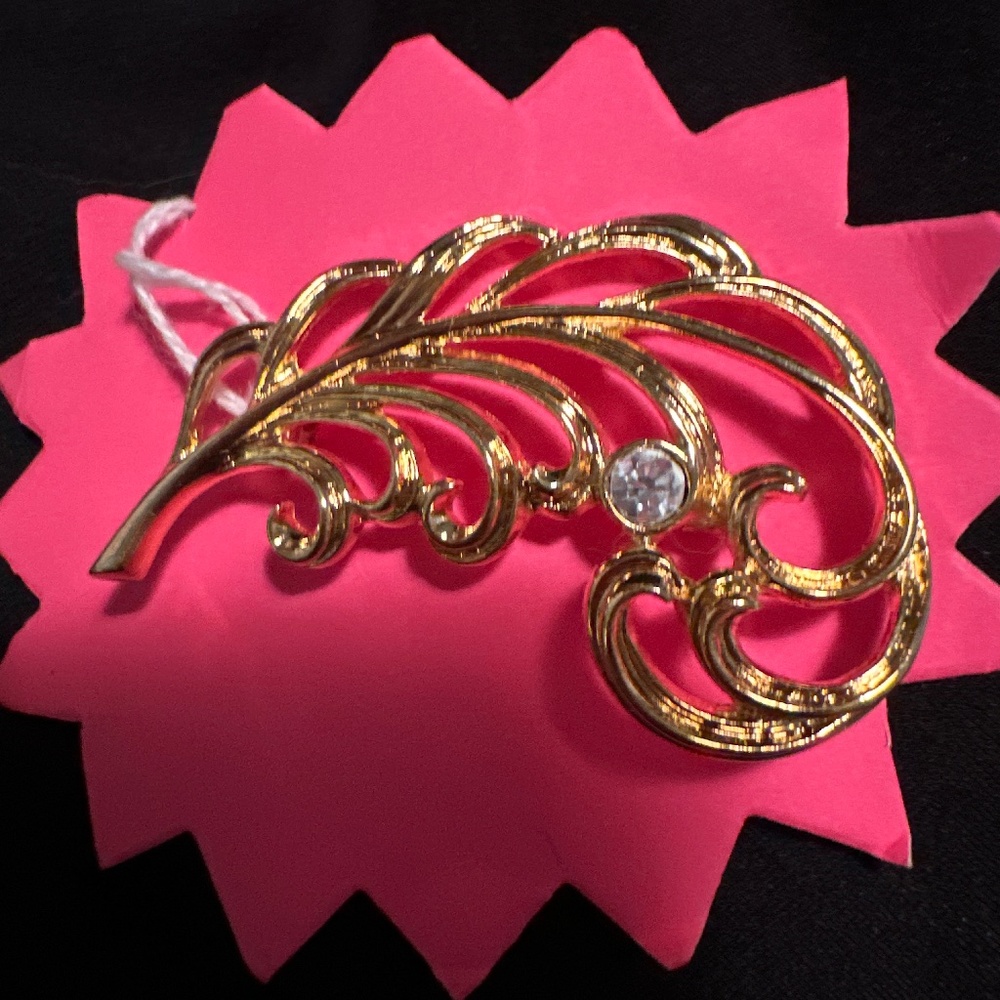 Avon* Precious Plum pin